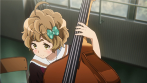 コントラバスを弾く川島緑輝