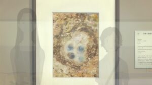 「時をかける少女」和子が修復していた白梅ニ椿菊図の絵